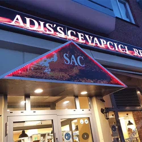 adis-cevapcici-restoran-cevapi-domaca-hrana-balkanska-hrana-nemacki-kutak-hamburg-01