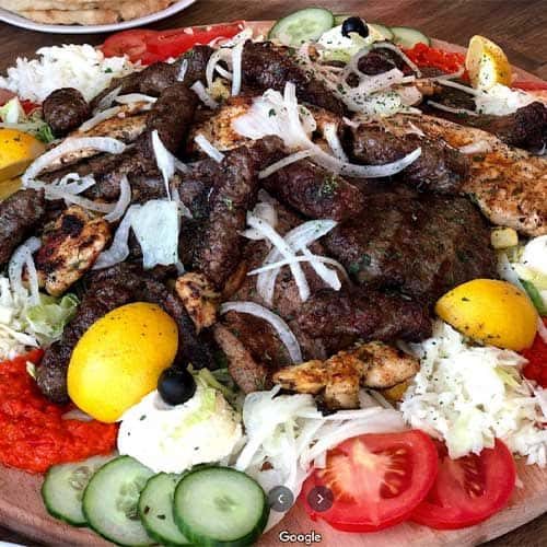 adis-cevapcici-restoran-cevapi-domaca-hrana-balkanska-hrana-nemacki-kutak-hamburg-02